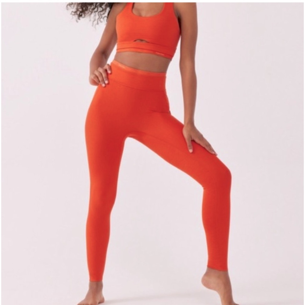 Sz M NWT Outdoor Voices 7/8 Thrive leggings with pockets paprika burnt orange